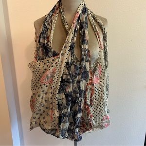 Free people shopping totes lot of 9.  3 large 6 small variety of patterns
